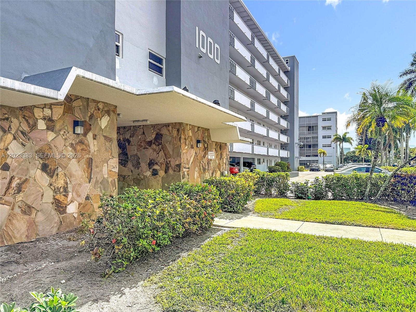 1000 NE 14th Ave 411