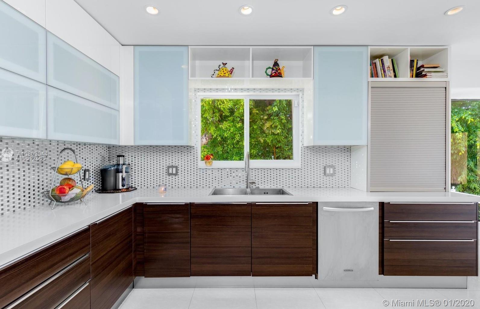 BAY HARBOR ISLAND - Residential