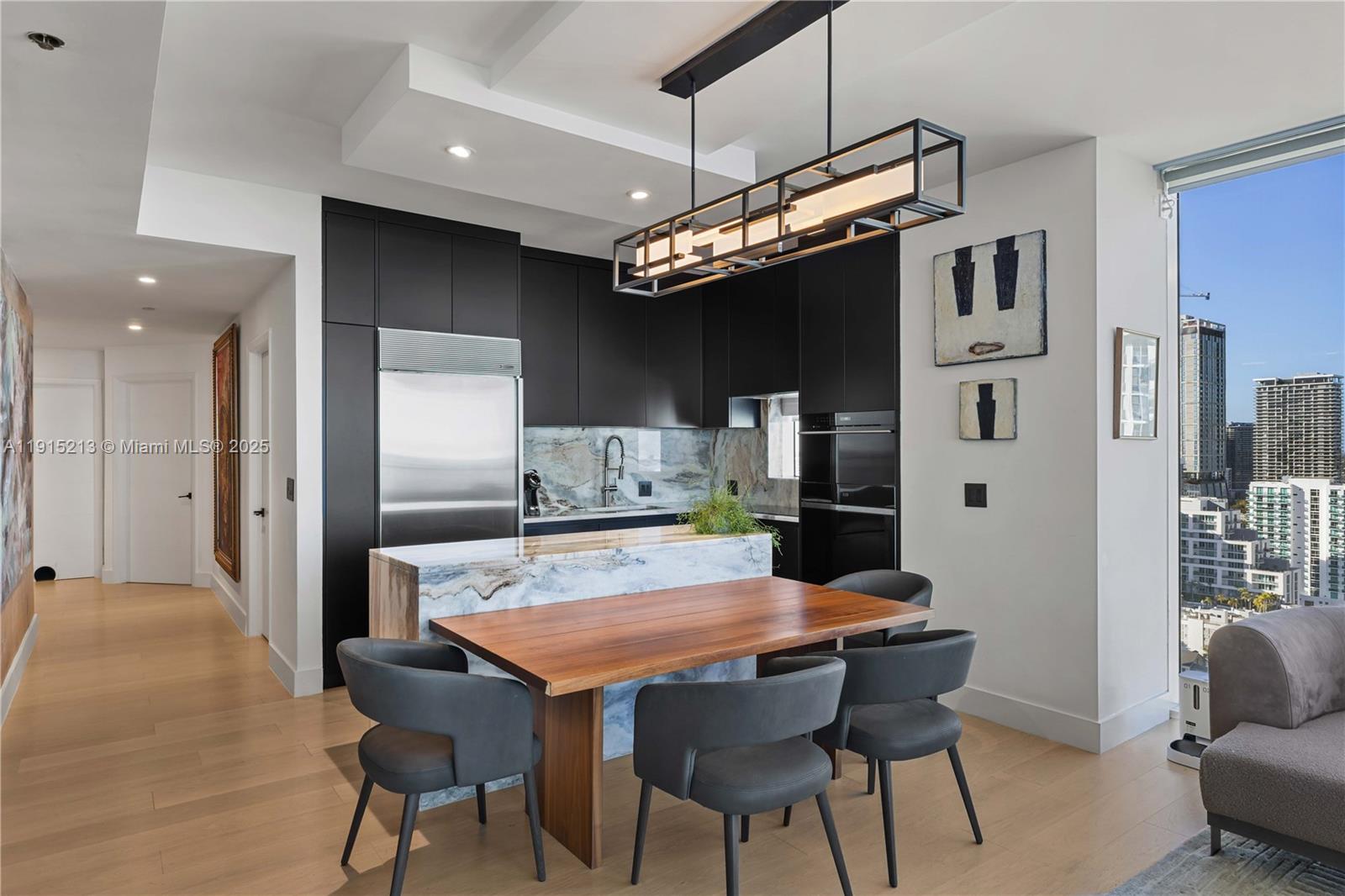 PARAMOUNT BAY CONDO - Residential