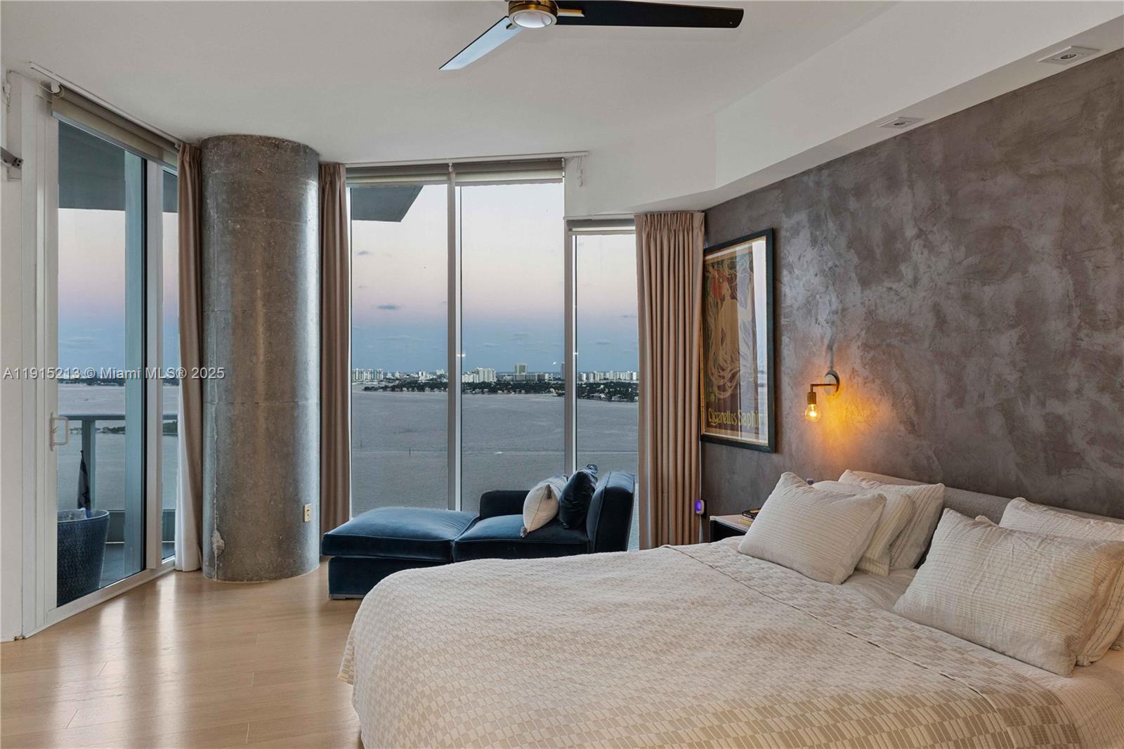 PARAMOUNT BAY CONDO - Residential