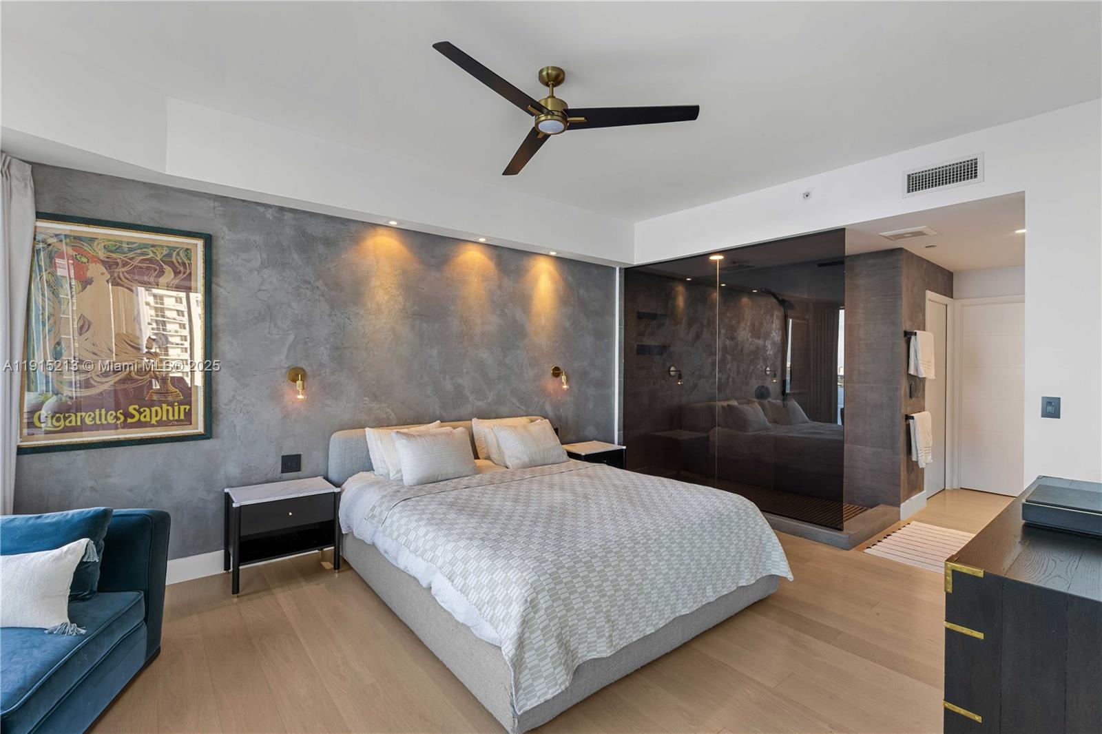 PARAMOUNT BAY CONDO - Residential