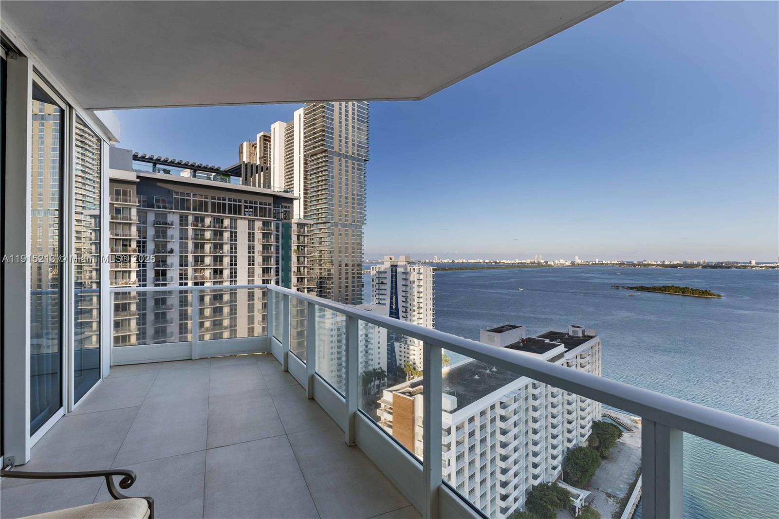 PARAMOUNT BAY CONDO - Residential