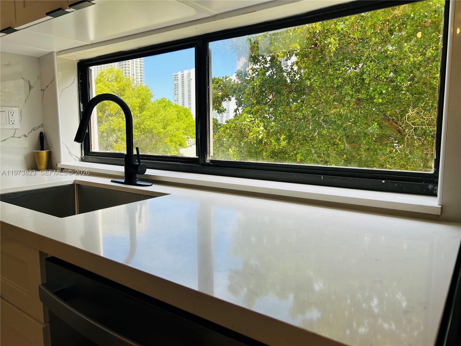 Plaza of the americas - Residential