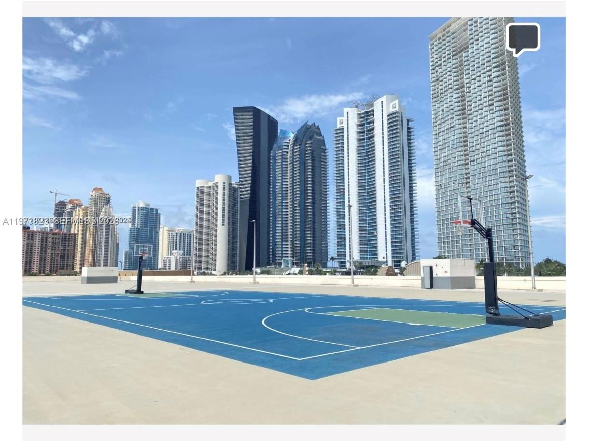 Plaza of the americas - Residential