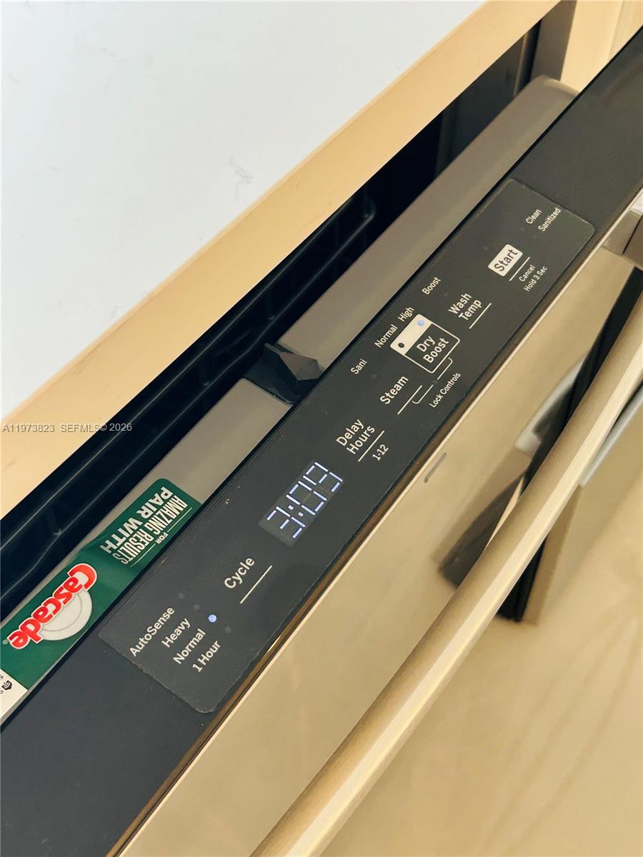 Plaza of the americas - Residential