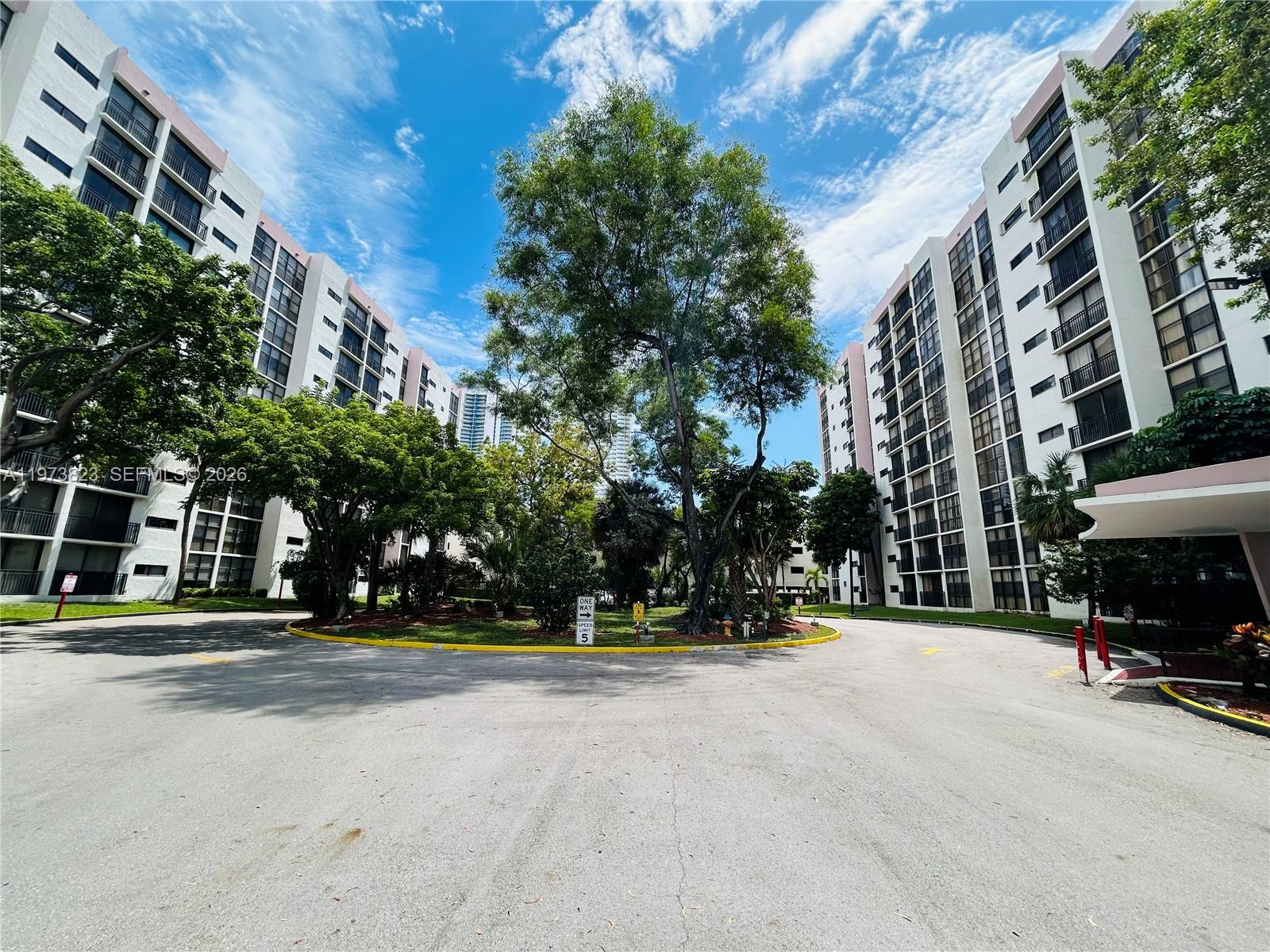 Plaza of the americas - Residential