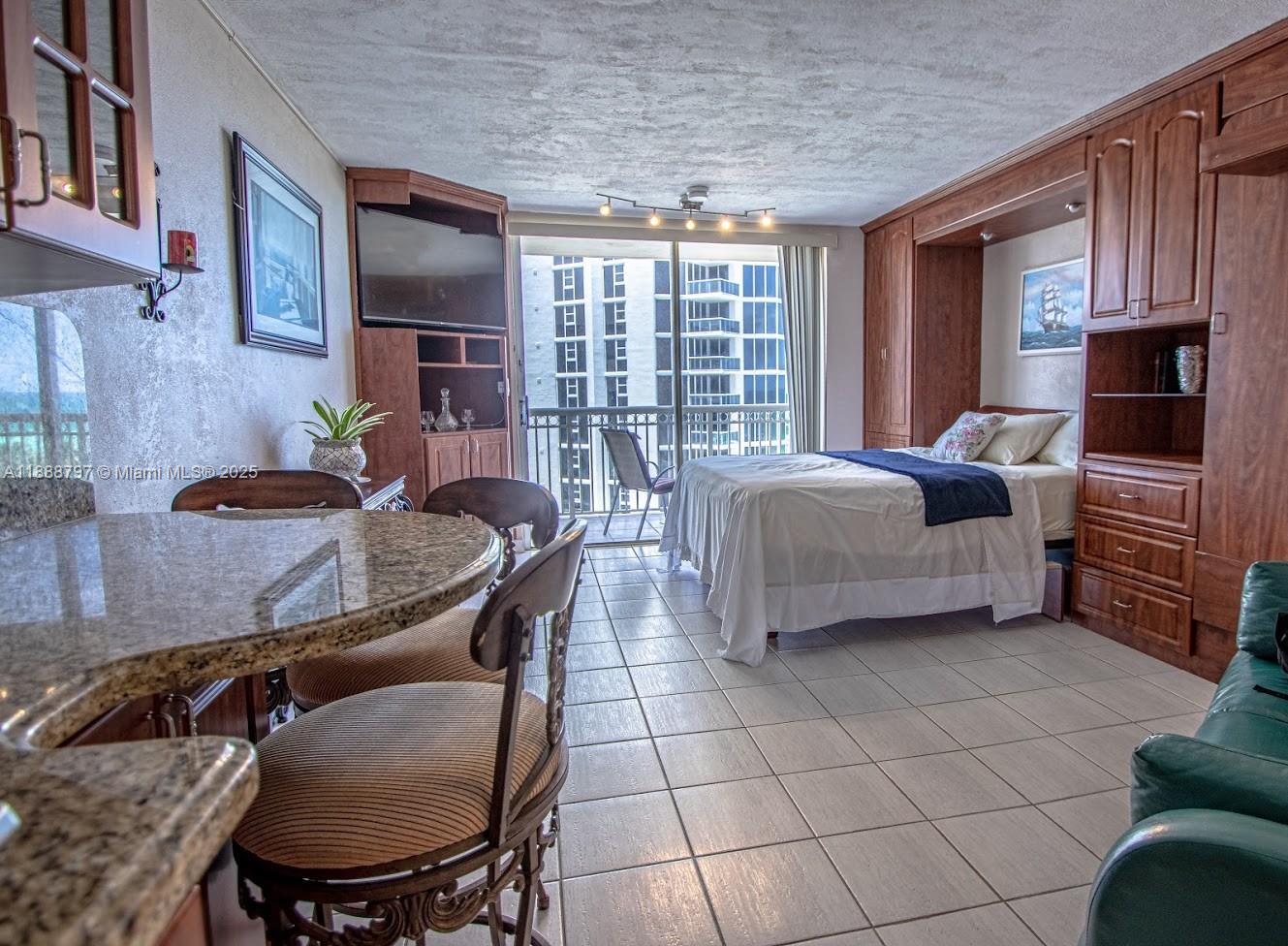 THE AVENTURA BEACH CLUB C - Residential Lease