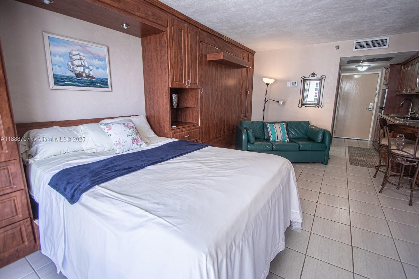 THE AVENTURA BEACH CLUB C - Residential Lease