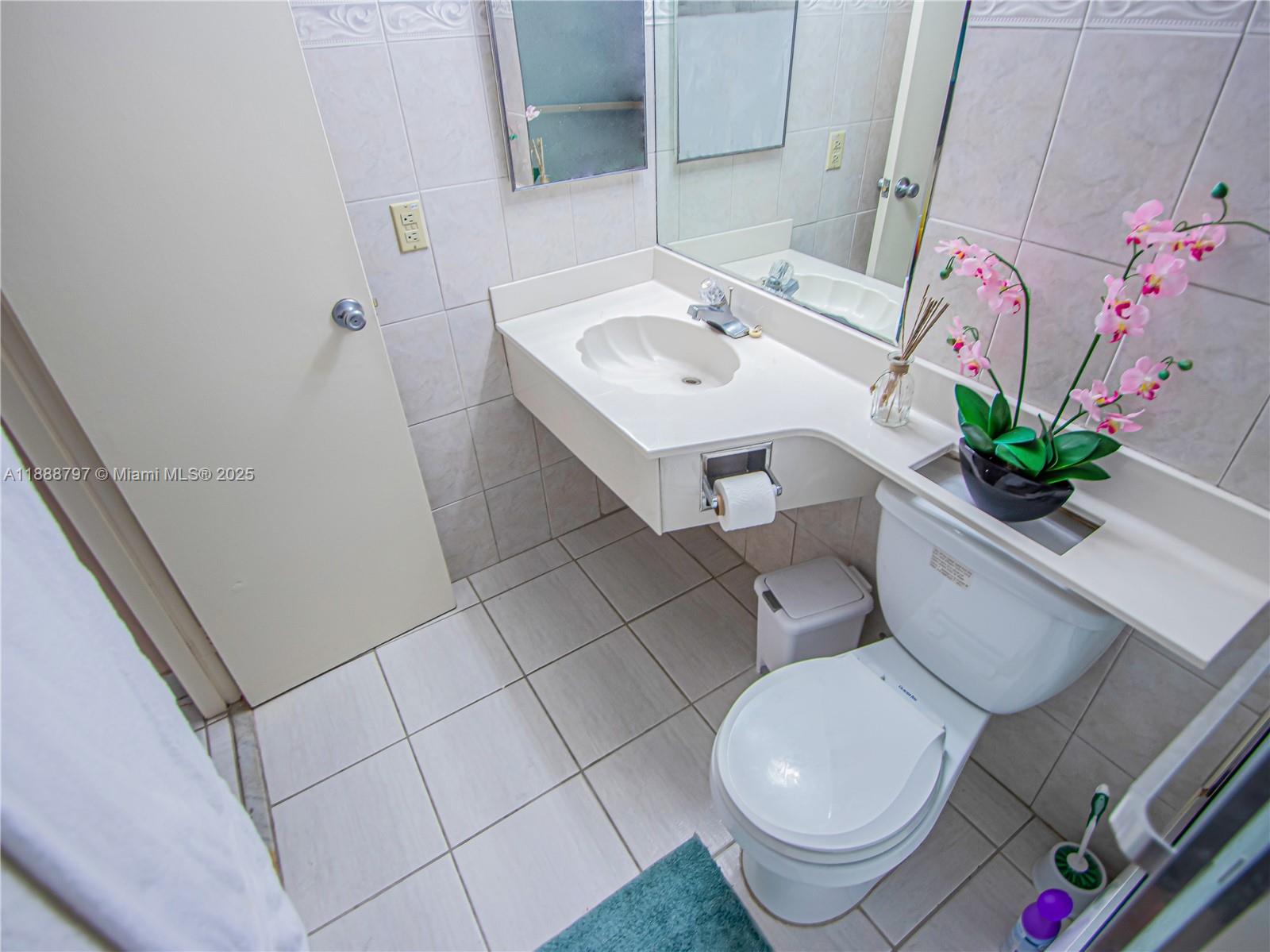 THE AVENTURA BEACH CLUB C - Residential Lease