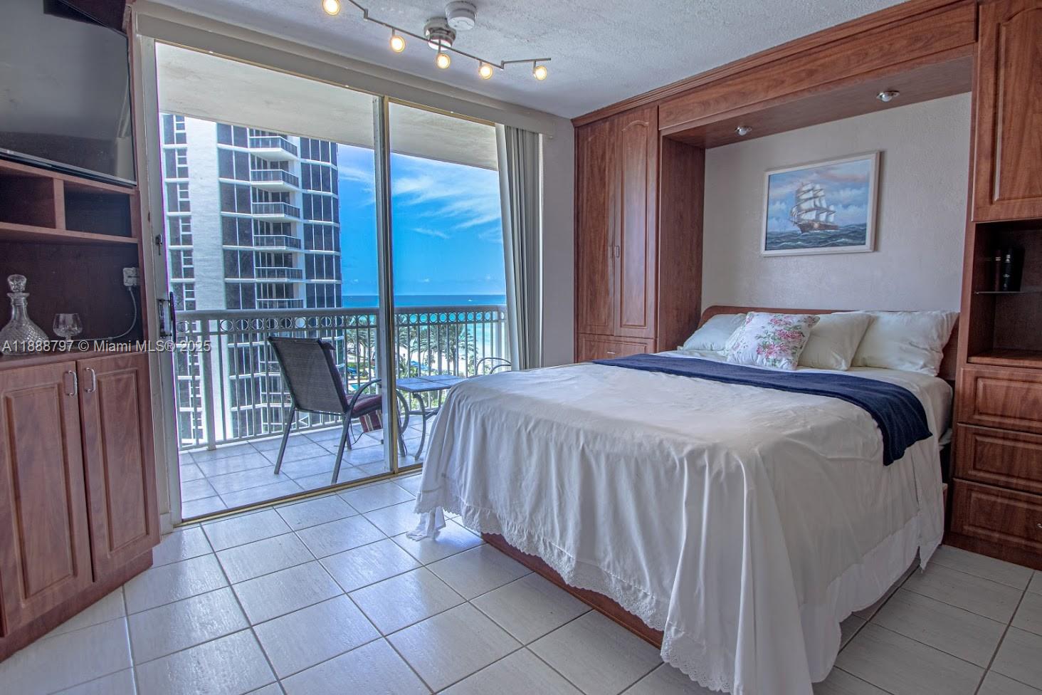THE AVENTURA BEACH CLUB C - Residential Lease