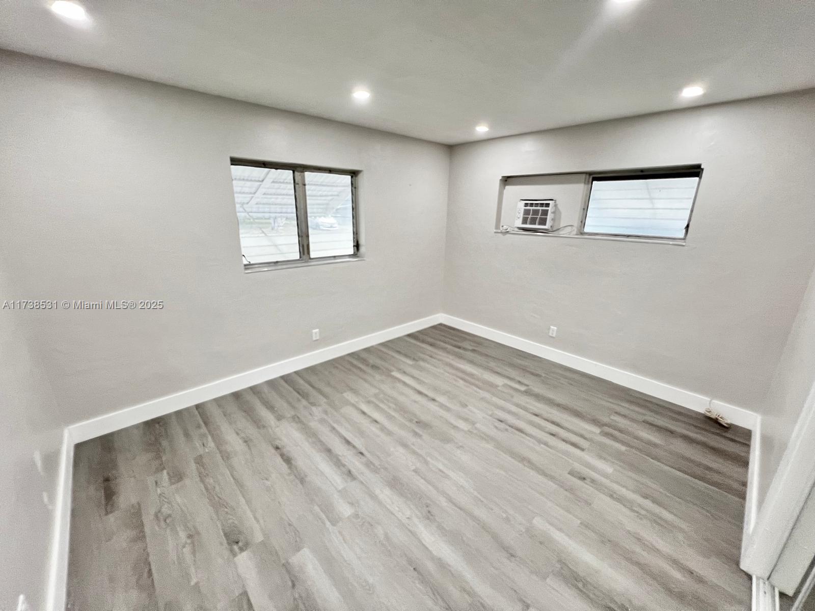 DANIA HEIGHTS EXT - Residential Lease