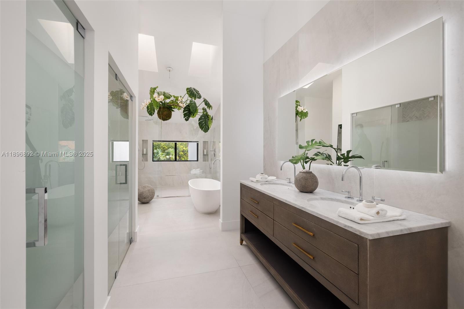 L HERMITAGE - Residential