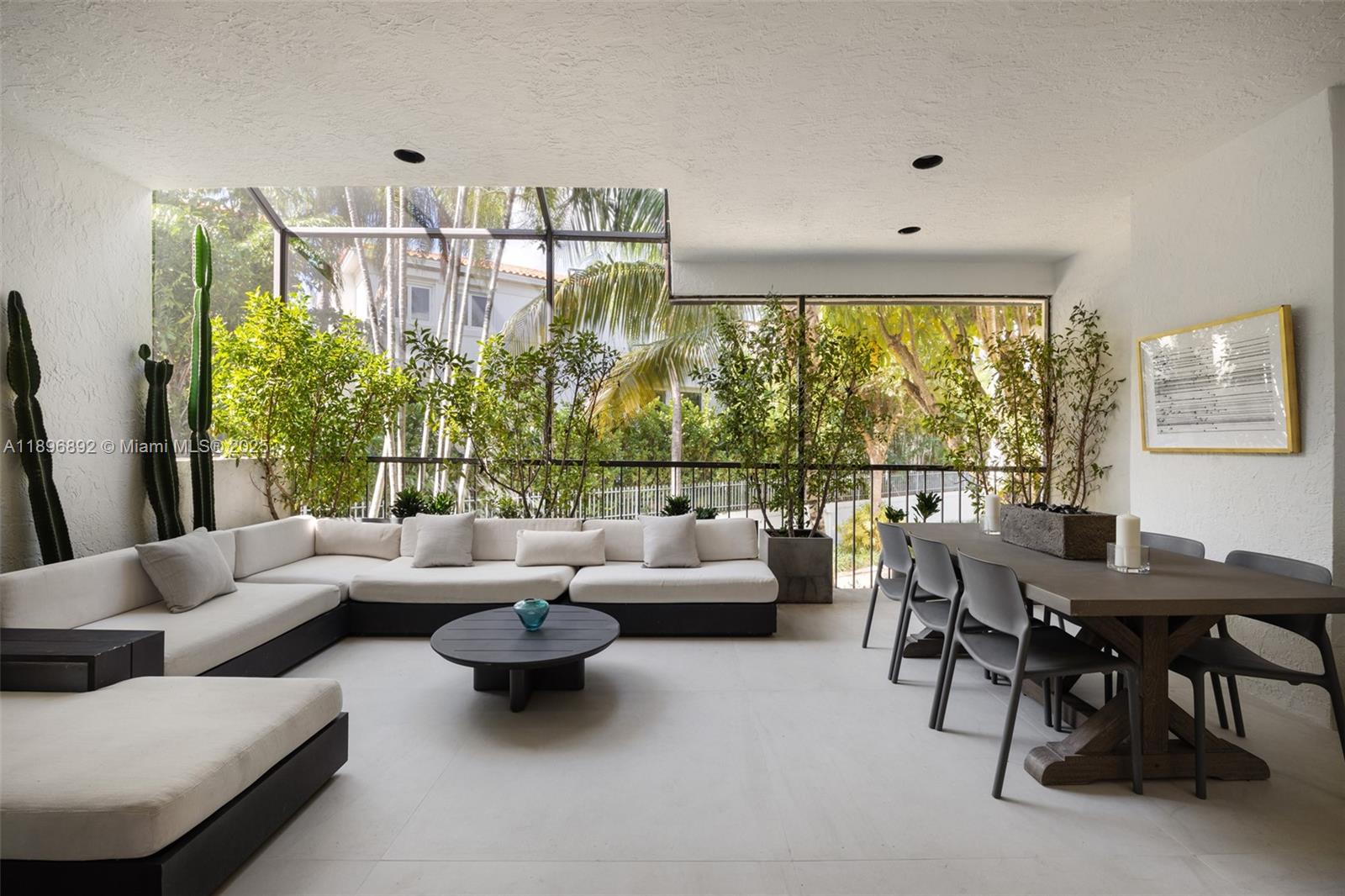 L HERMITAGE - Residential