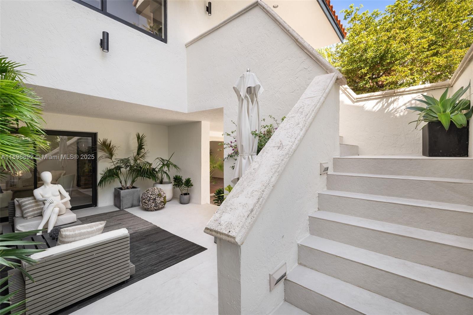 L HERMITAGE - Residential