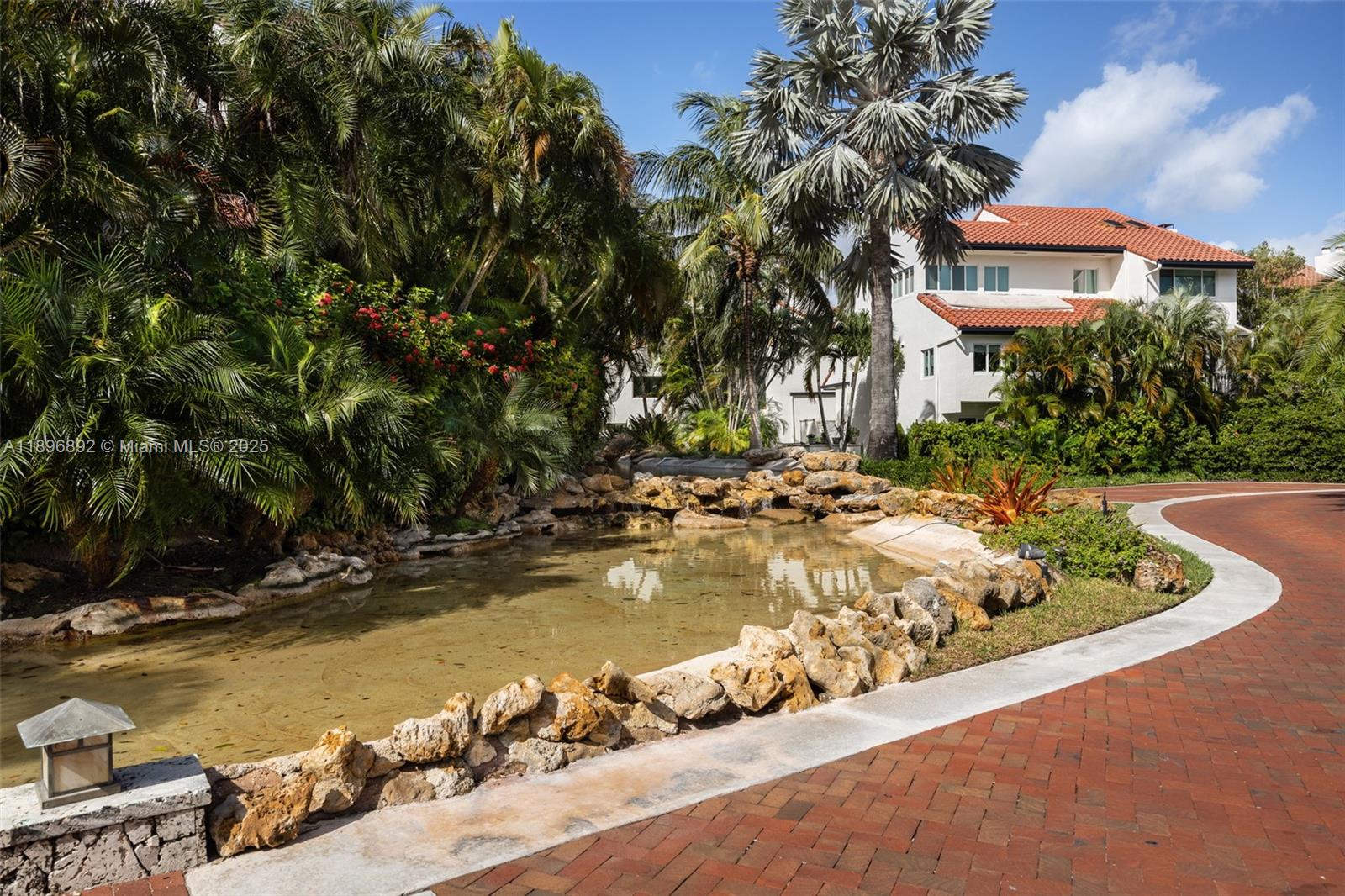 L HERMITAGE - Residential