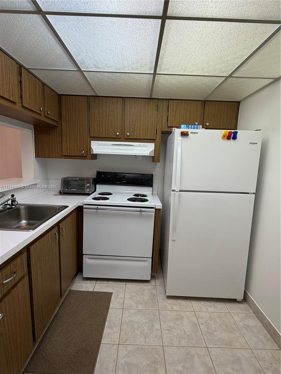 LIME BAY CONDOMINIUM 6 - Residential