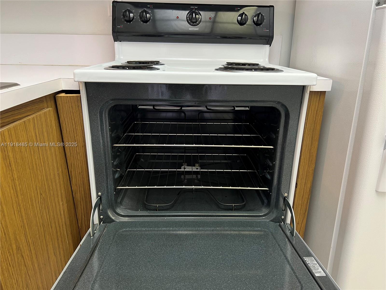 LIME BAY CONDOMINIUM 6 - Residential