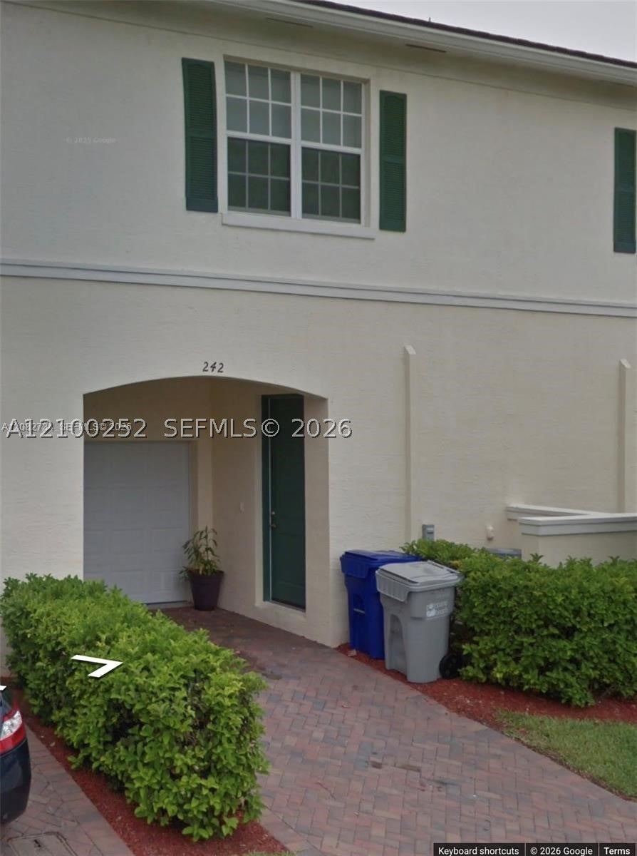 242 SW 7th Ct