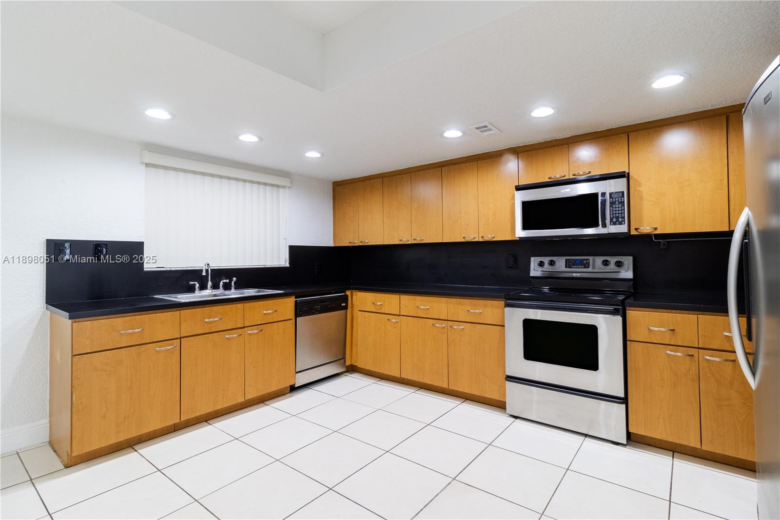 LAGUNA GARDENS CONDO - Residential