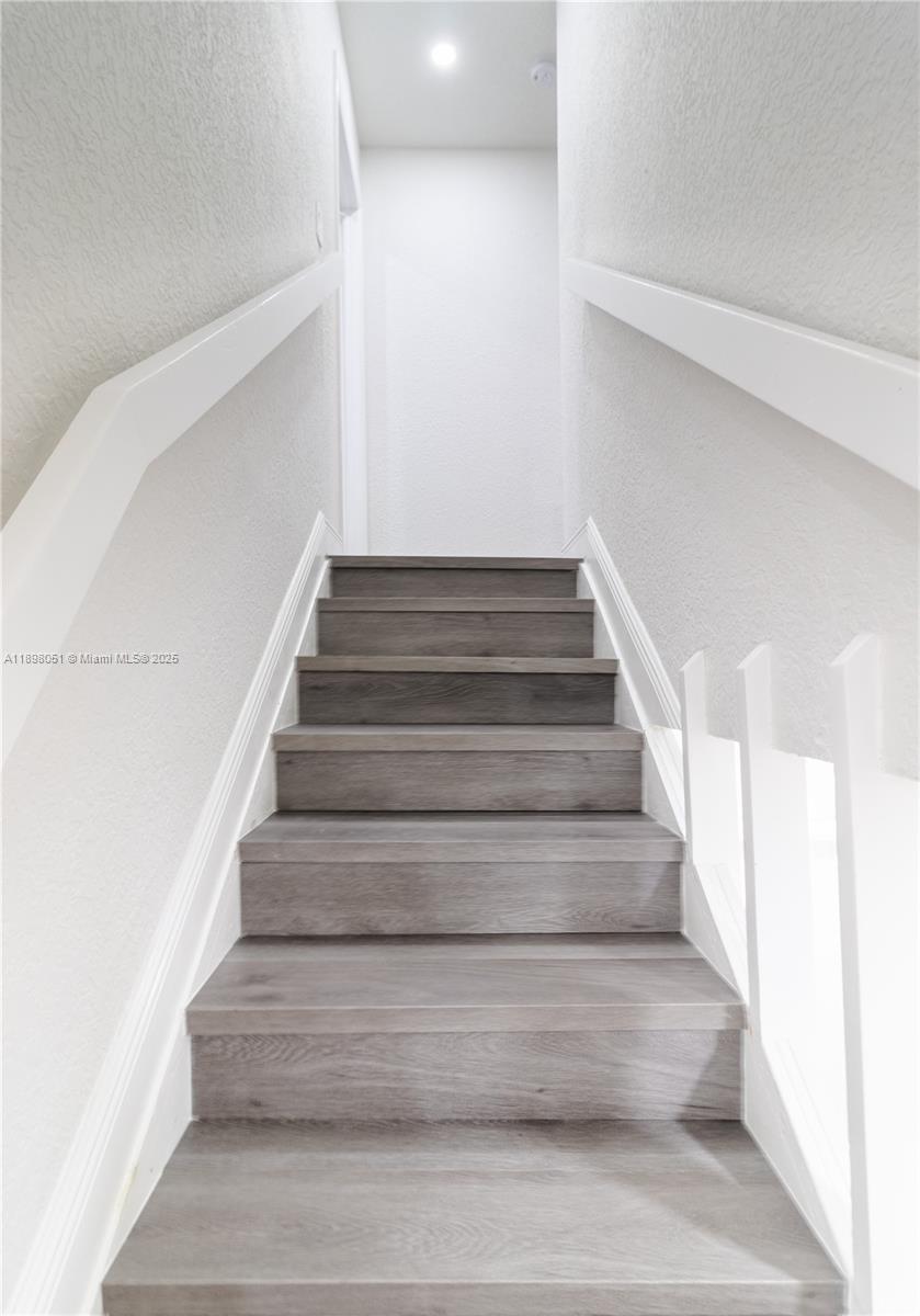 LAGUNA GARDENS CONDO - Residential