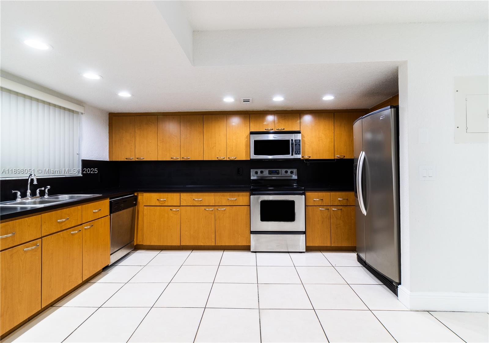 LAGUNA GARDENS CONDO - Residential