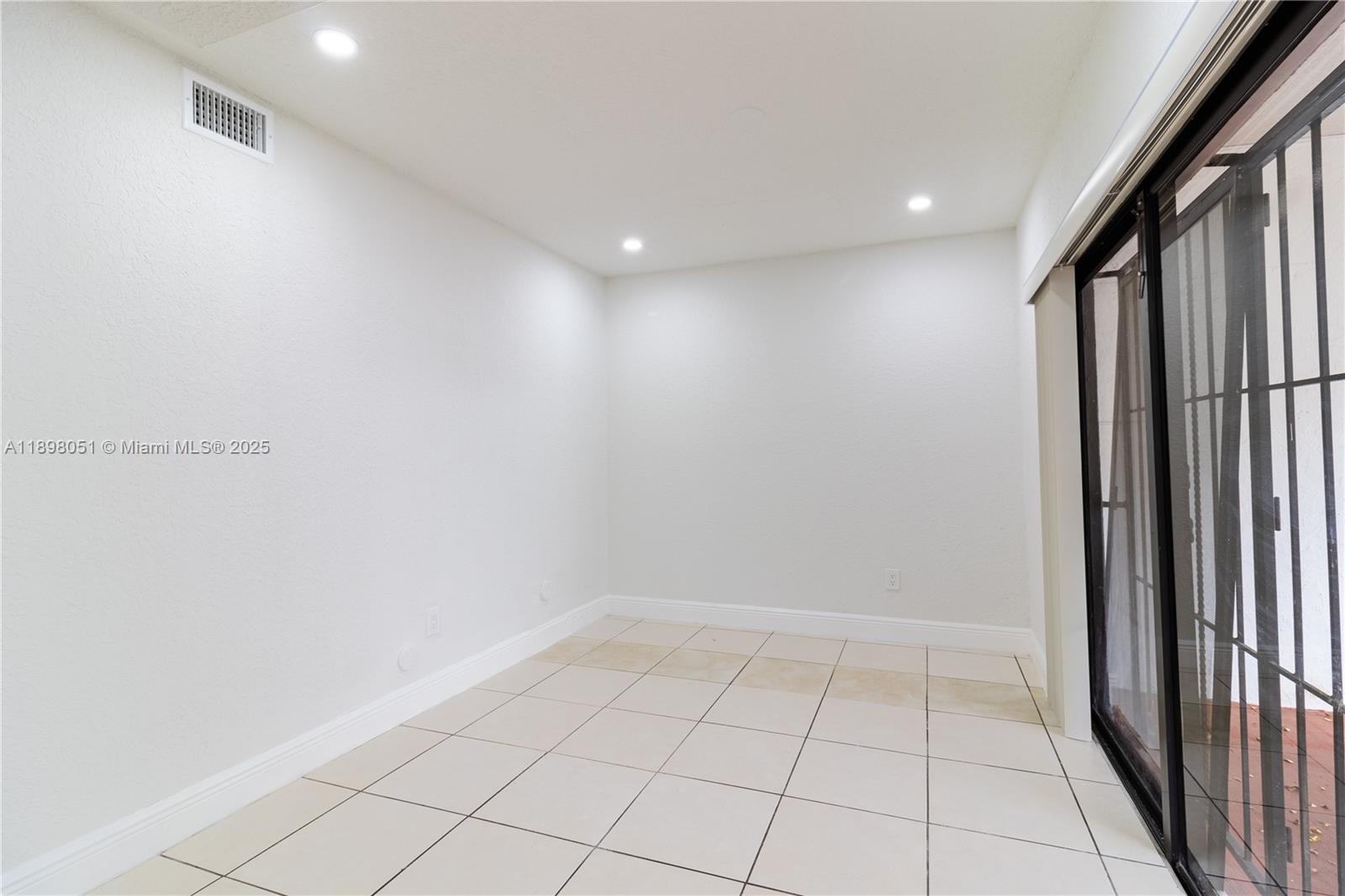 LAGUNA GARDENS CONDO - Residential
