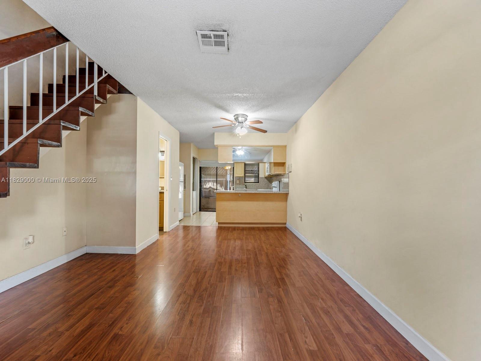 1310 W 46th St 8