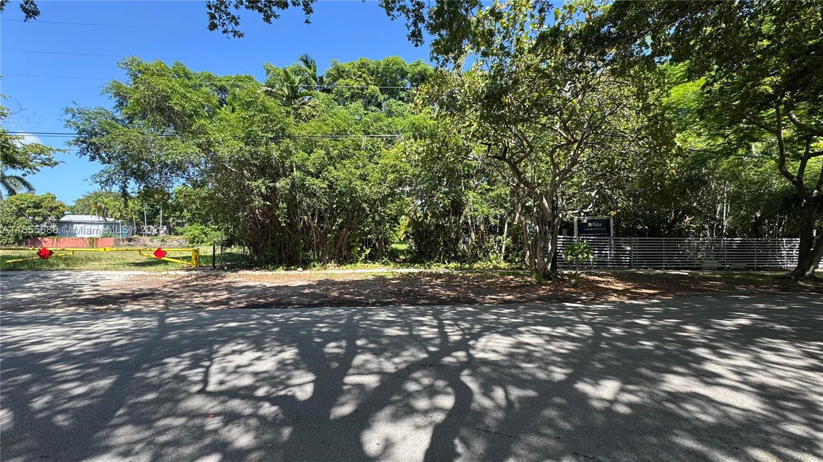 BISCAYNE PARK ESTS AMD - Land