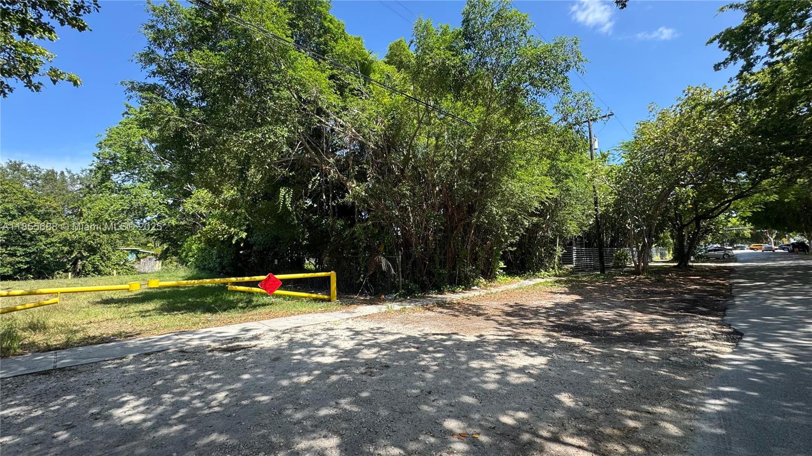 BISCAYNE PARK ESTS AMD - Land