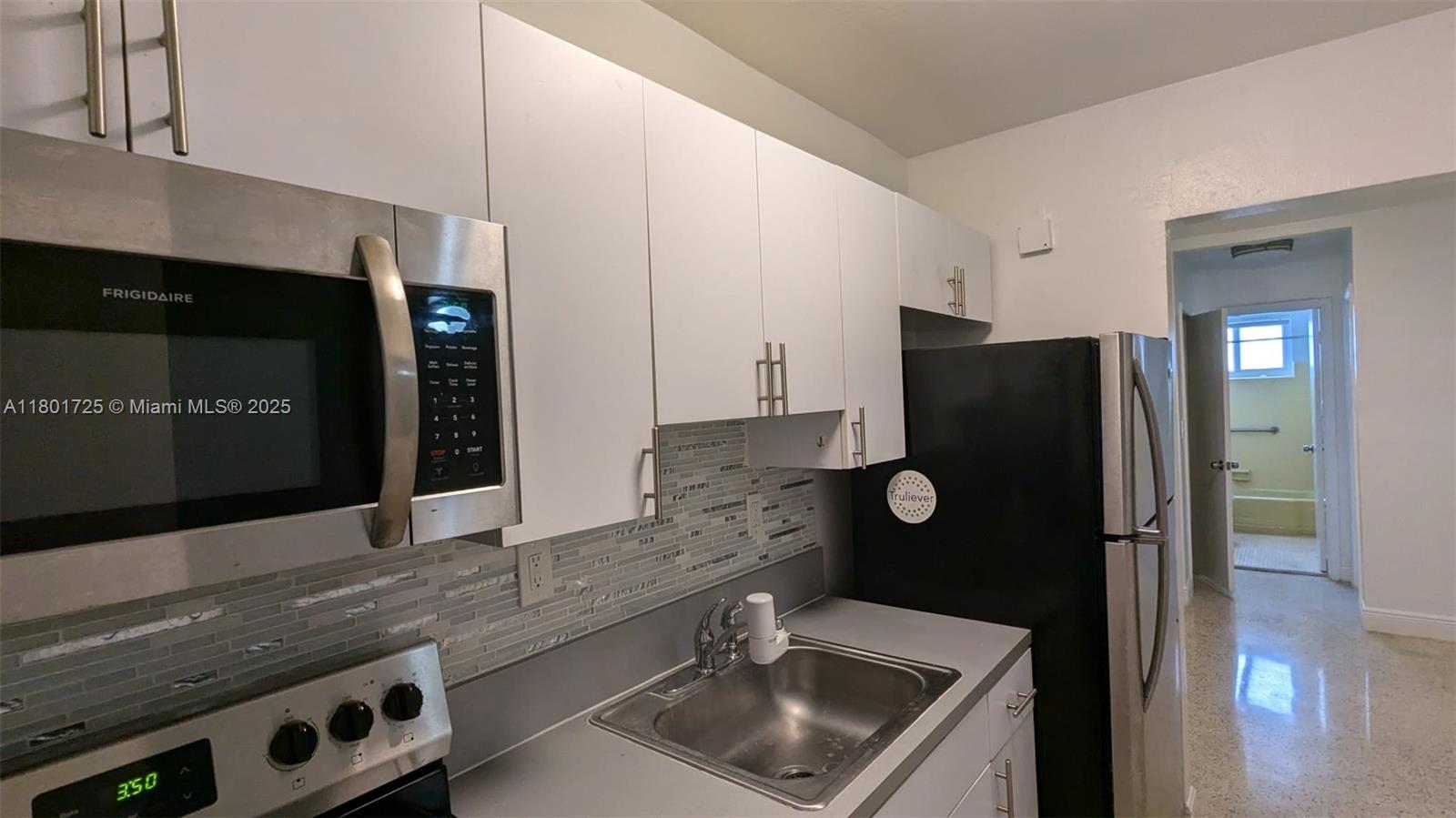 Photo 1 of 16911 Ne 21st Ave 3, North Miami Beach, Florida, $1,675, Web #: 11801725
