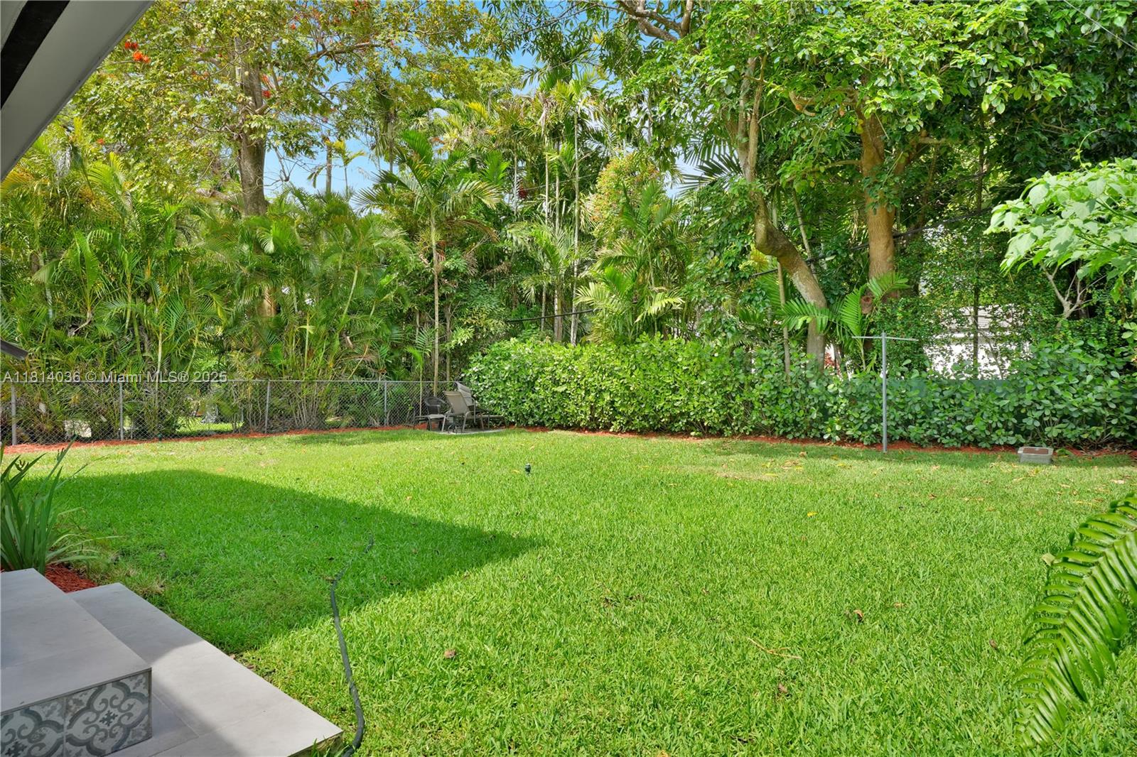 TAMIAMI PLACE PLAN NO 3 - Residential