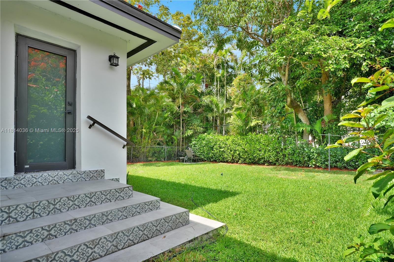 TAMIAMI PLACE PLAN NO 3 - Residential