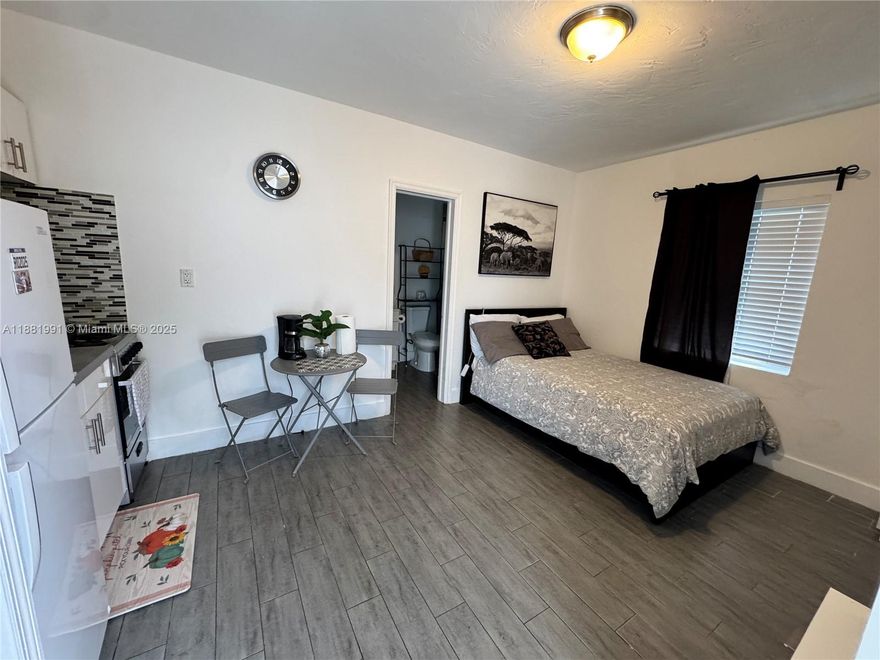 Beautifully renovated, fully furnished studio apartment with all utilities included: Wi-Fi, Electric, Water, Trash, Sewer and Lawn Maintenance. Large smart tv, full-size kitchen includes cookware and small dining area. Parking located on property. Minutes away from Hollywood Beach, Downtown Hollywood, I-95, Turnpike, Restaurants, Shops, Margaritaville, Gulfstream and The Hard Rock Guitar Hotel. Lease terms less than 1 year also available. Fast approval. Pet friendly.