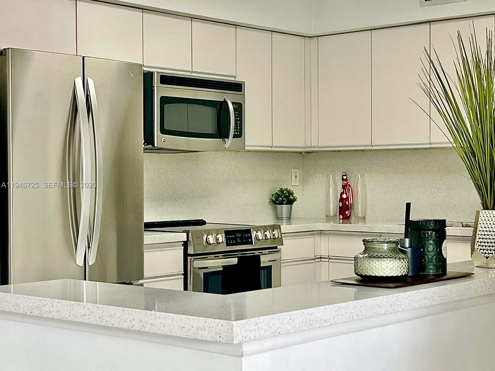 MYSTIC POINTE TOWER 500 C - Residential