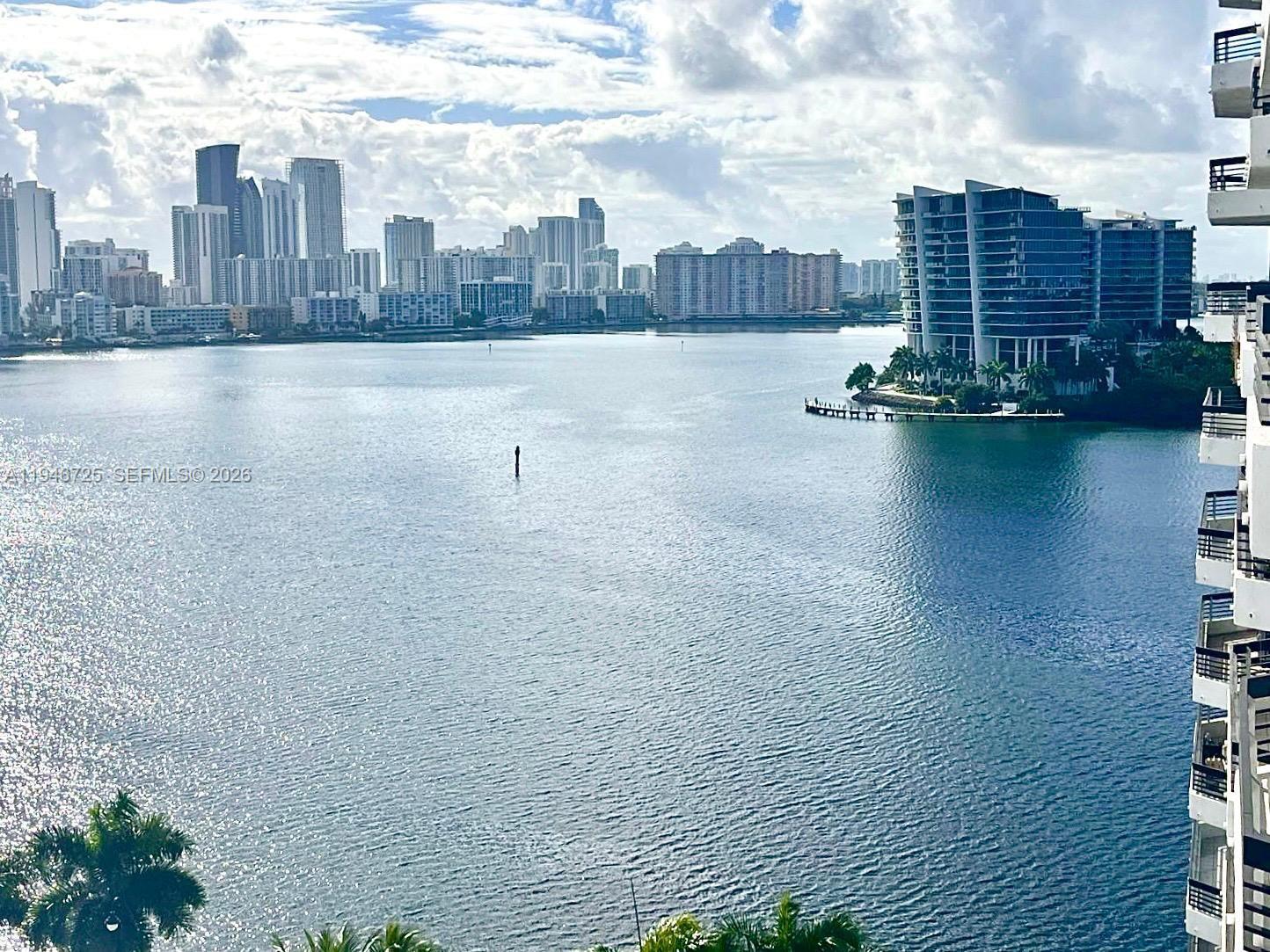 MYSTIC POINTE TOWER 500 C - Residential