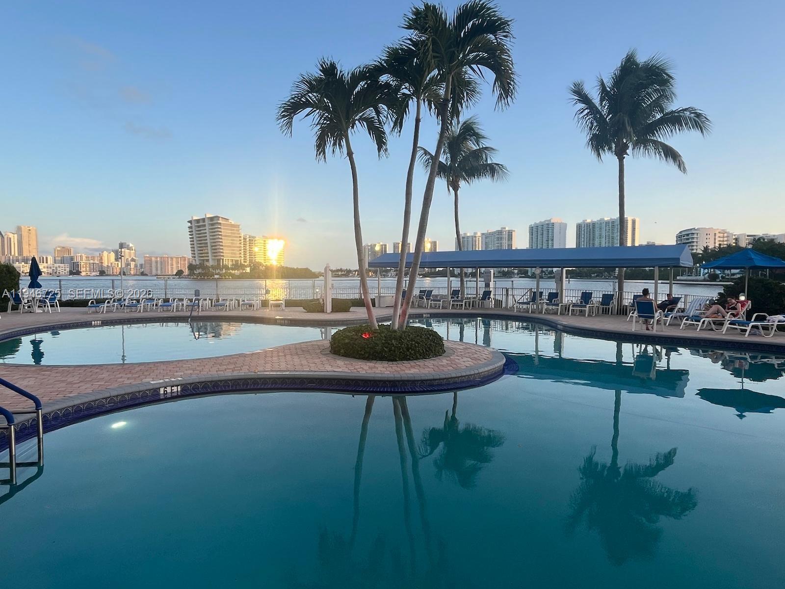 MYSTIC POINTE TOWER 500 C - Residential