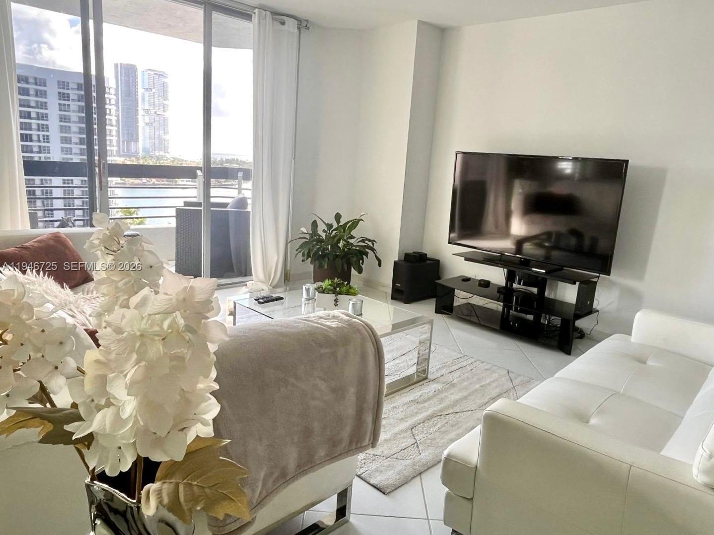 MYSTIC POINTE TOWER 500 C - Residential