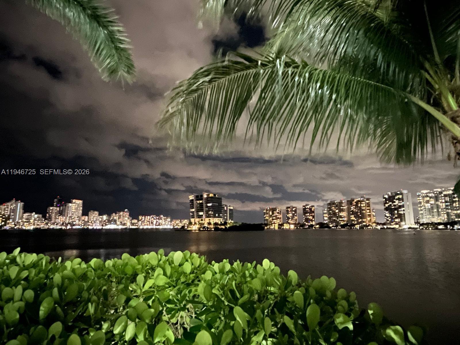 MYSTIC POINTE TOWER 500 C - Residential