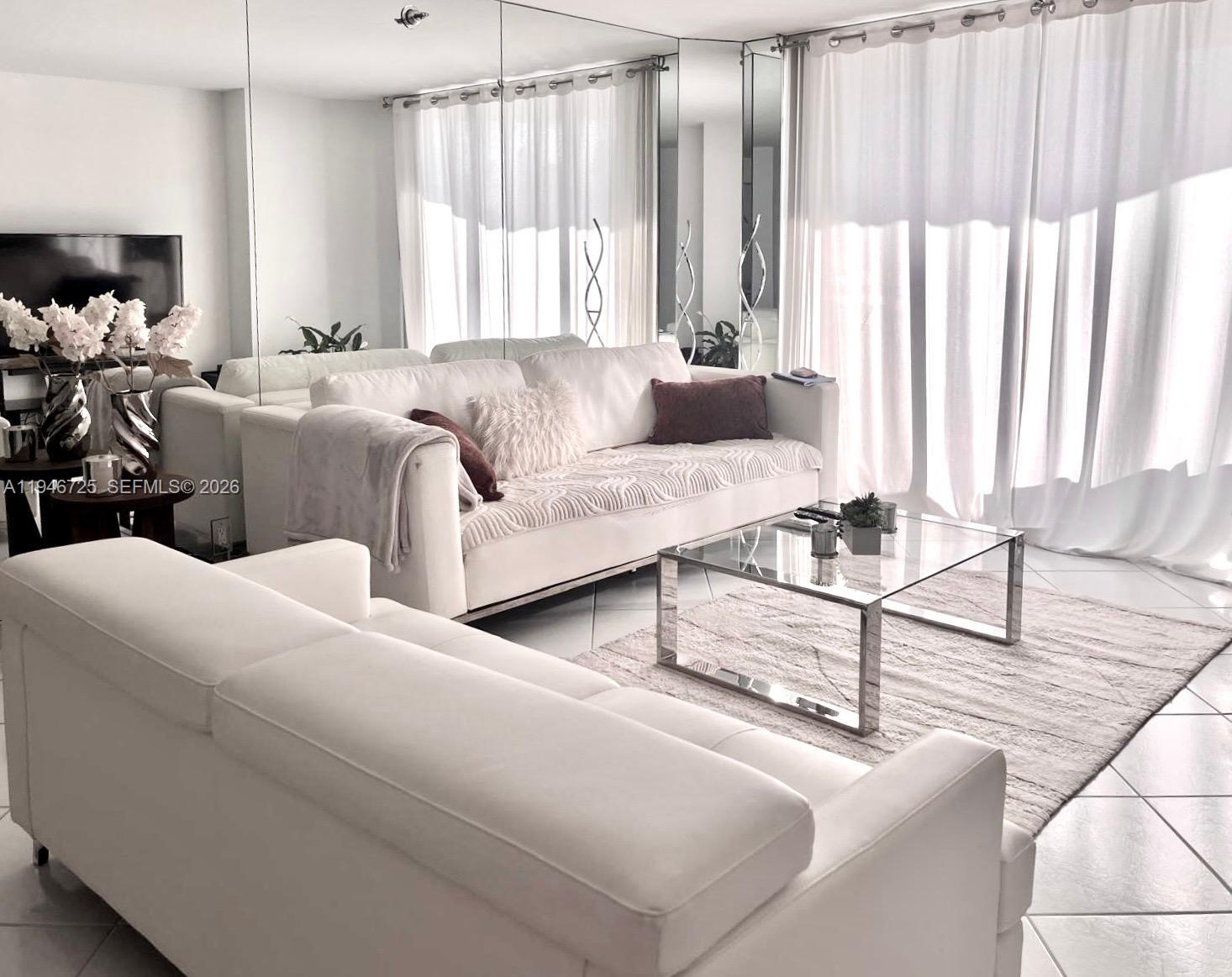 MYSTIC POINTE TOWER 500 C - Residential