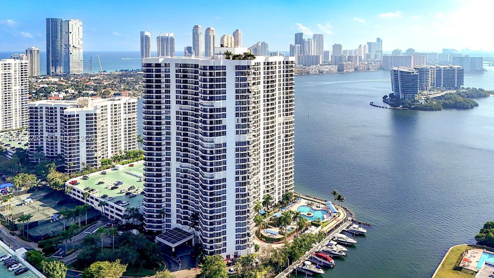 MYSTIC POINTE TOWER 500 C - Residential