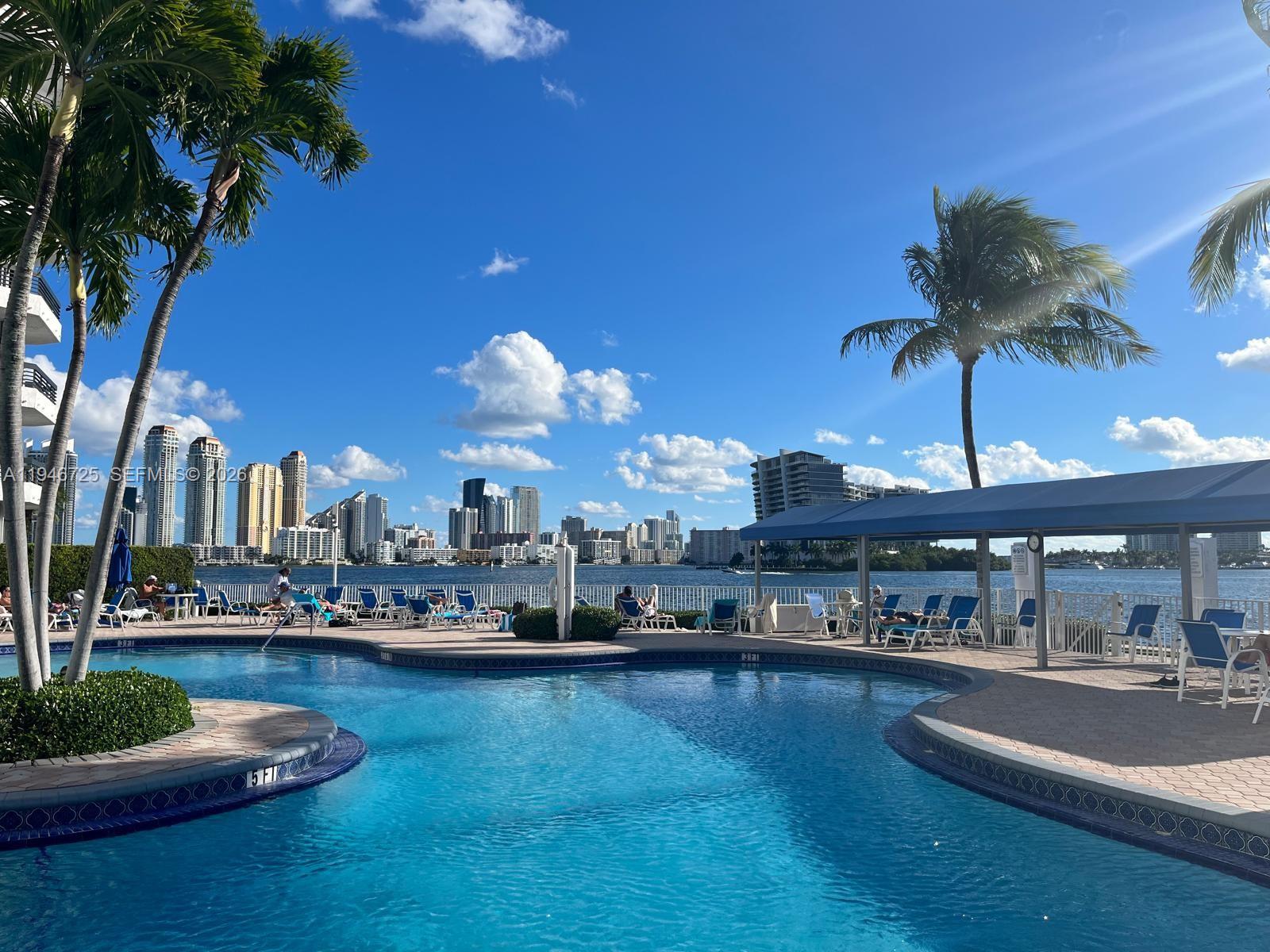 MYSTIC POINTE TOWER 500 C - Residential