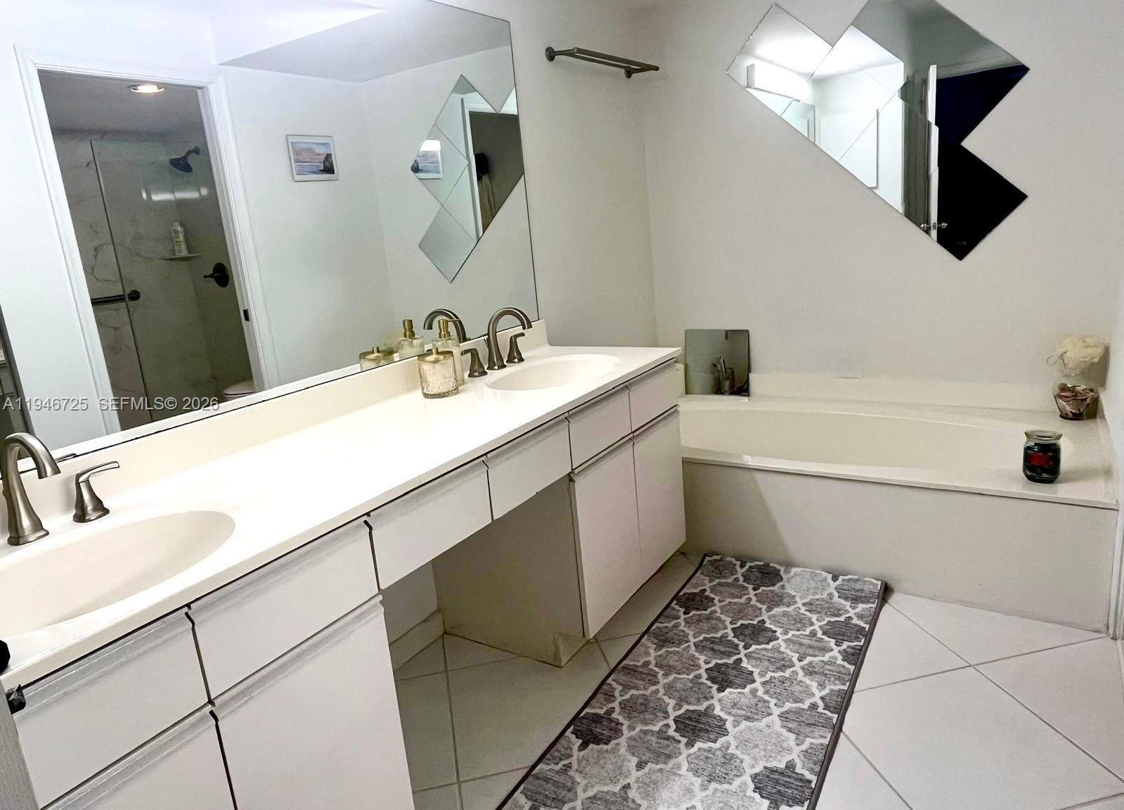 MYSTIC POINTE TOWER 500 C - Residential