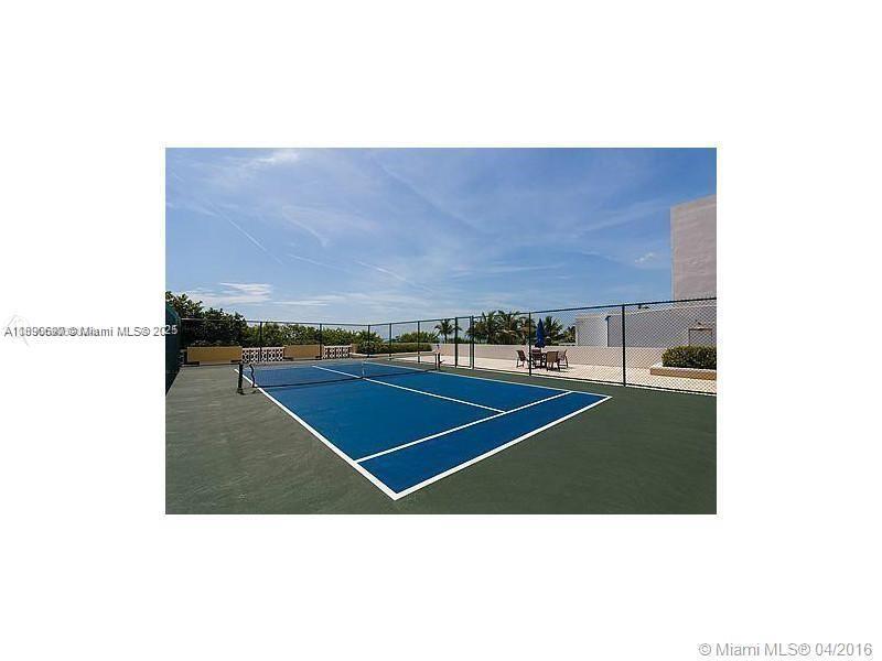 5555 Collins Ave 11U