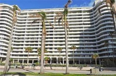 5555 Collins Ave 11U Miami Beach FL 33140