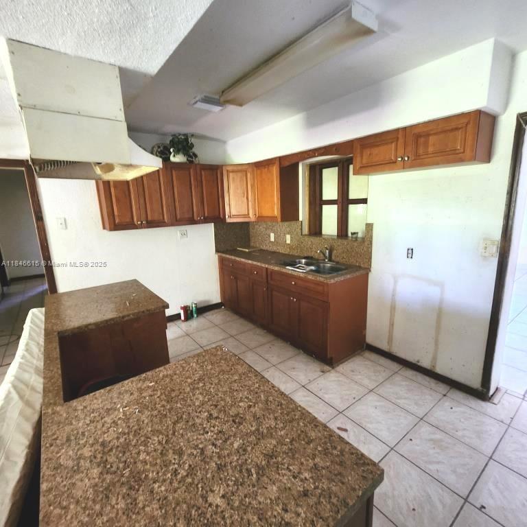 3250 Bacom Point Rd