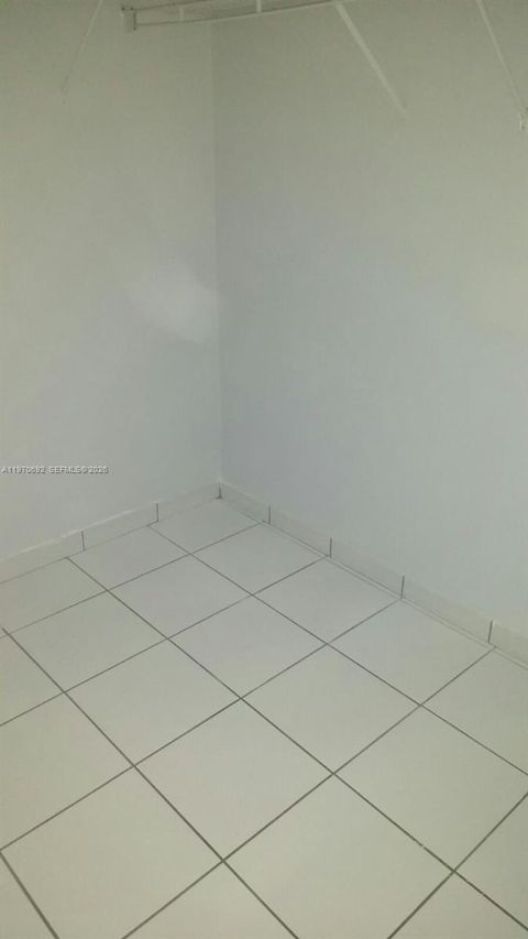 9810 Hammocks Blvd 202 Miami FL 33196