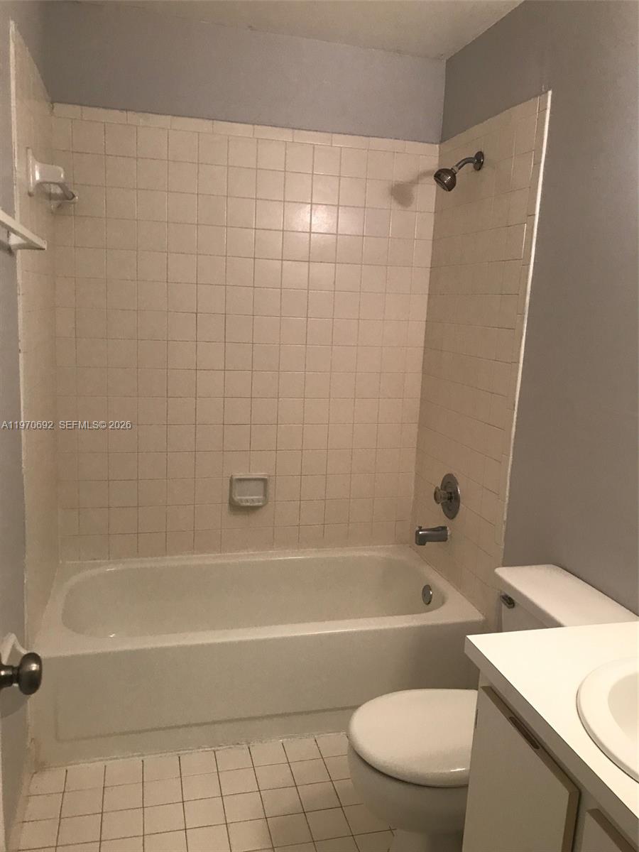 BANYAN TREE CONDO 8 - Residential