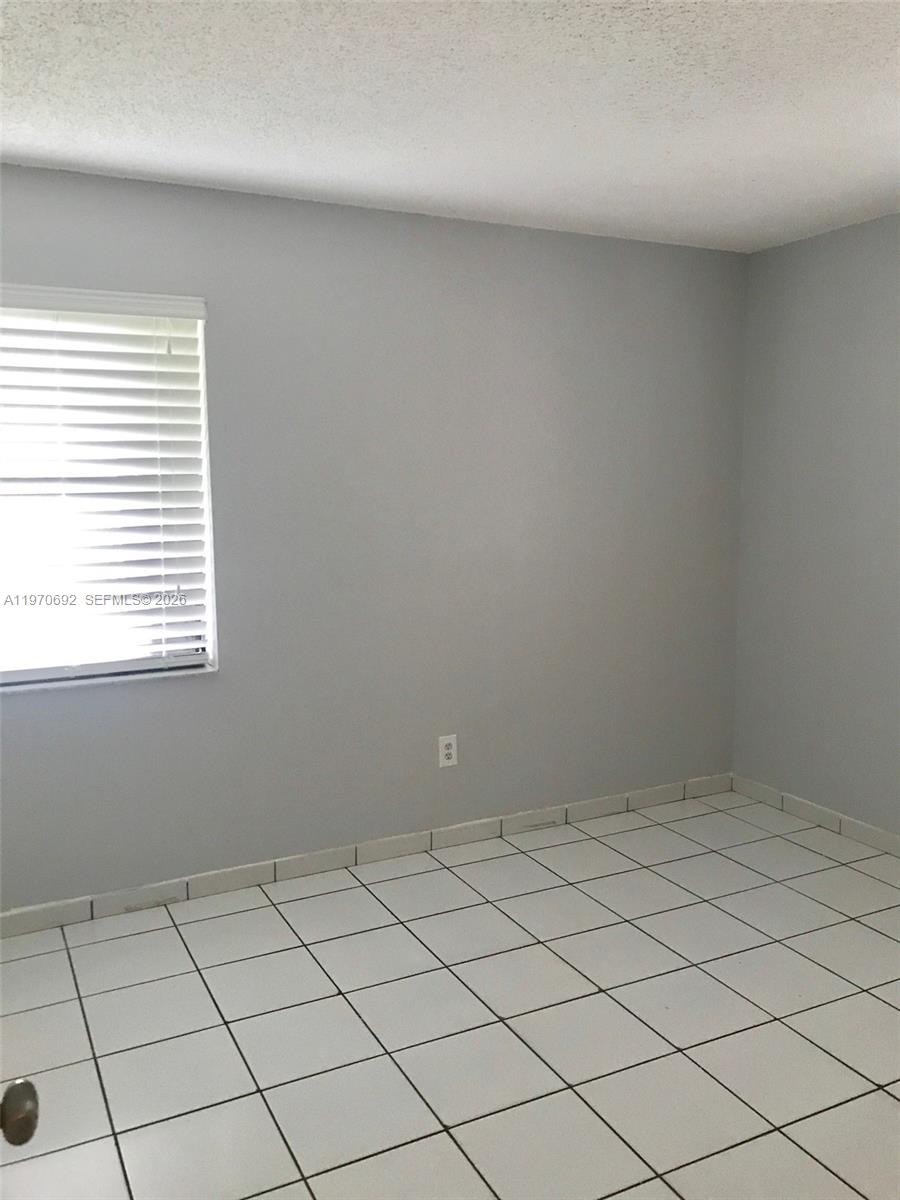 BANYAN TREE CONDO 8 - Residential