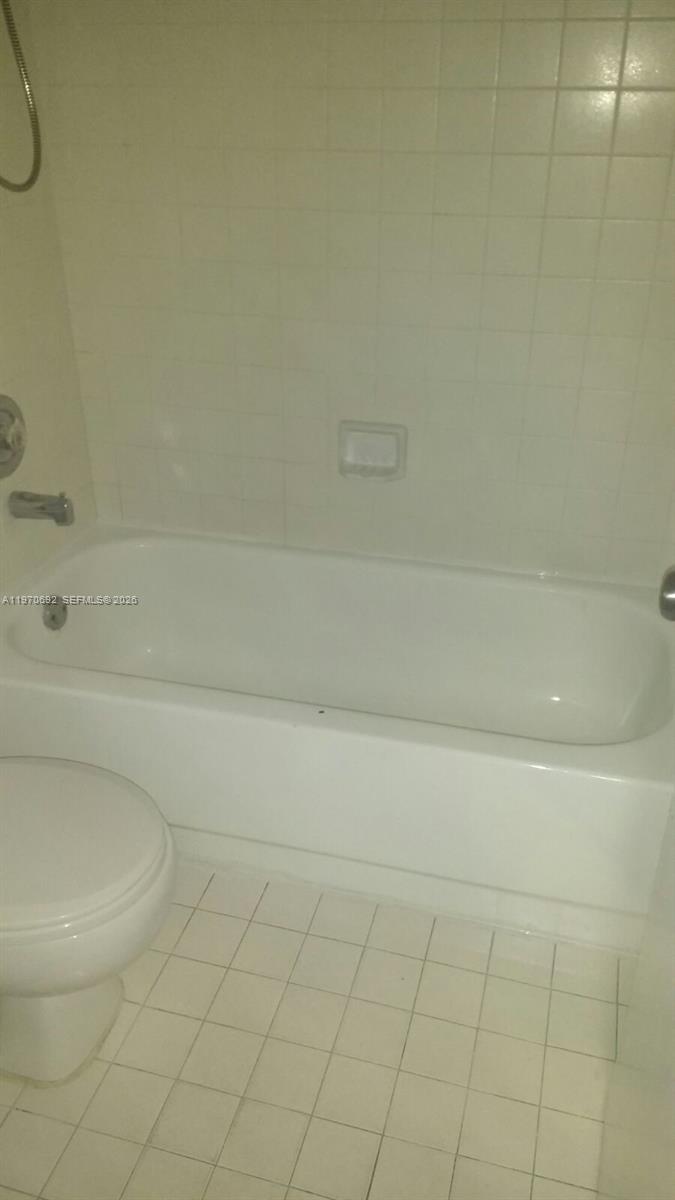 9810 Hammocks Blvd 202