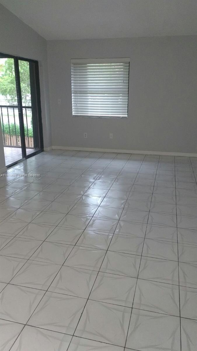 BANYAN TREE CONDO 8 - Residential